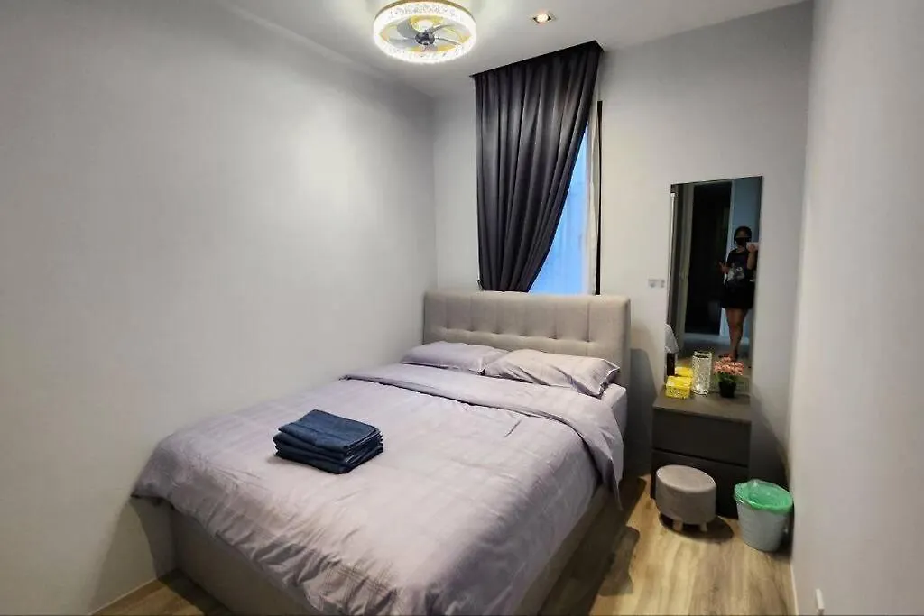 Lumi Tropicana, Petaling Jaya 01 Golf View Apartment