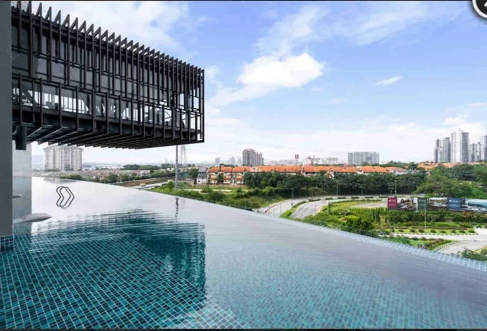 Lumi Tropicana, Petaling Jaya 01 Golf View Apartment
