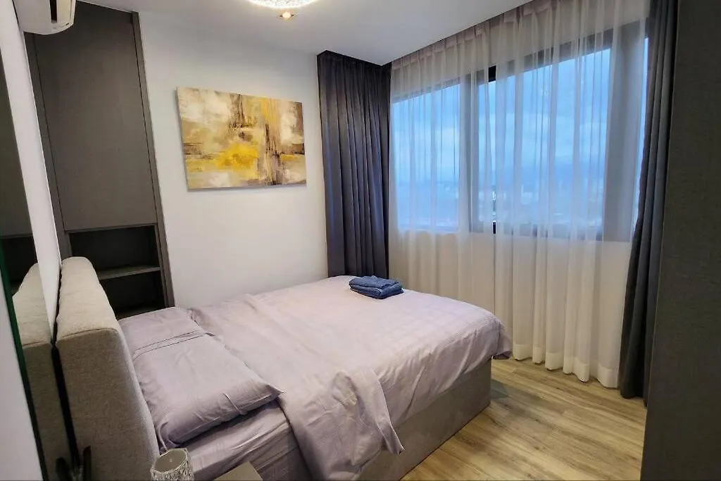 Lumi Tropicana, Petaling Jaya 01 Golf View